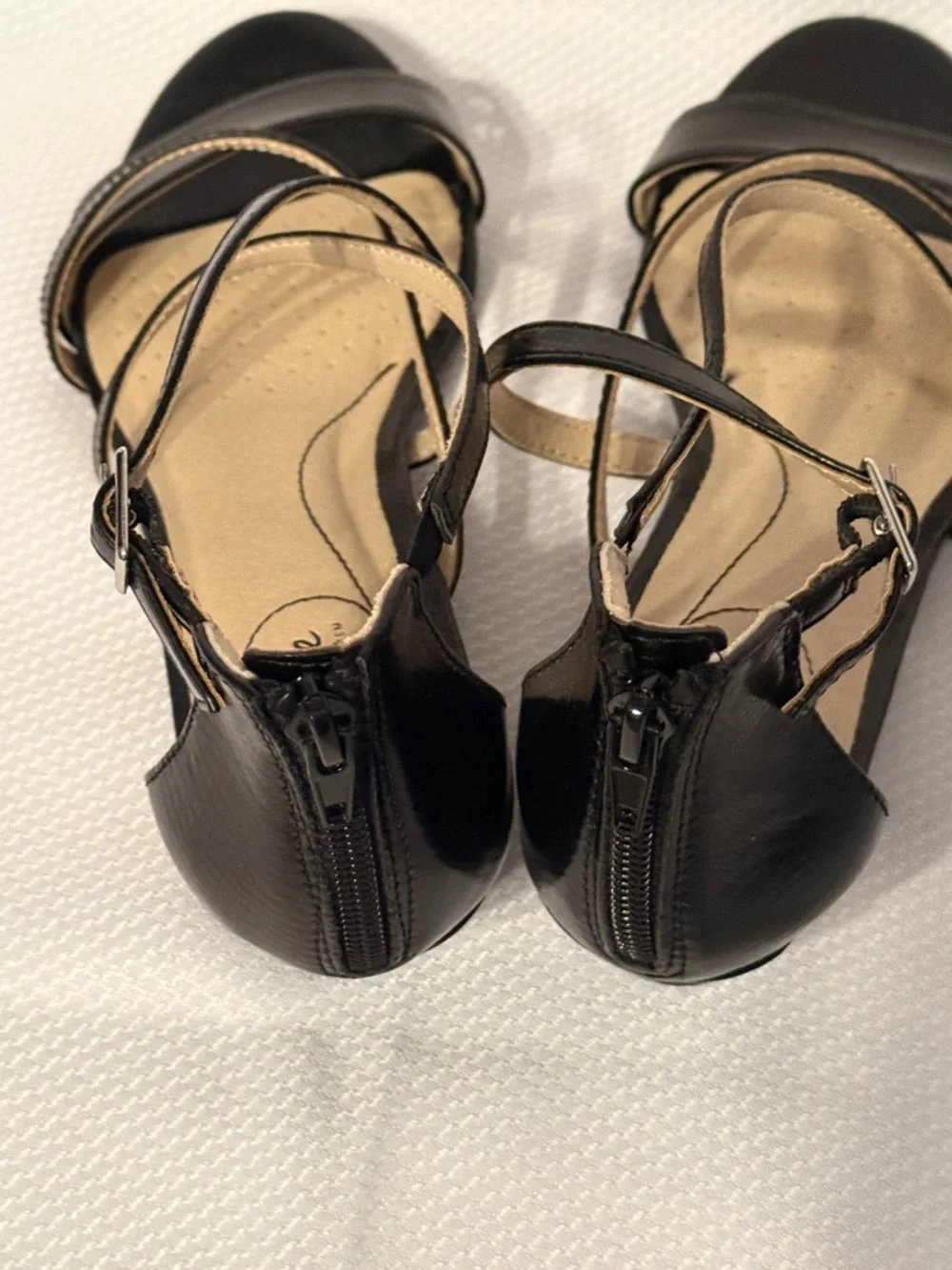 LifeStride‎ Yolanda Black Strappy Wedge Sandals Womens 8.5W Low Heel Zip Back